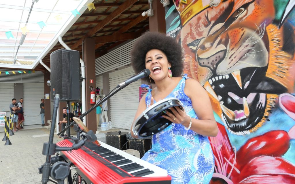 Integrantes do projeto Música ao Pôr do Sol ganham uma gravação em vídeo. (Foto: Paullo Amarall / FCCR)
